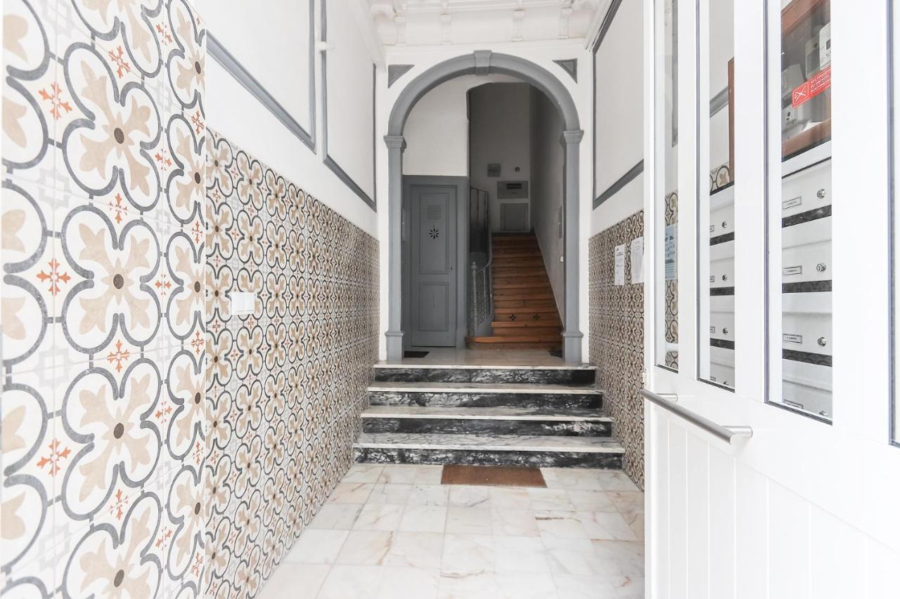 Vita Portucale ! Lisbon Design Apartment With Terrace Bagian luar foto